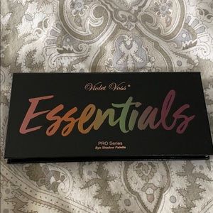Violet Voss Essentials Eyeshadow Palette